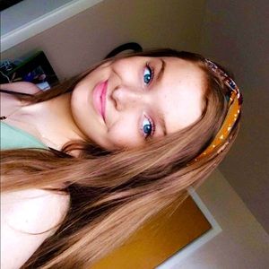 Meet your Posher, Ella